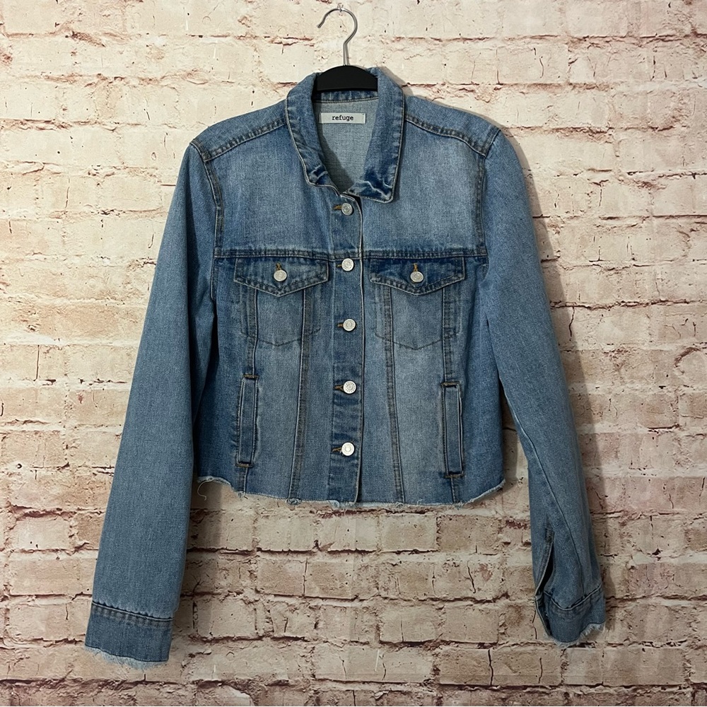 Refuge medium wash cut out denim jacket size large